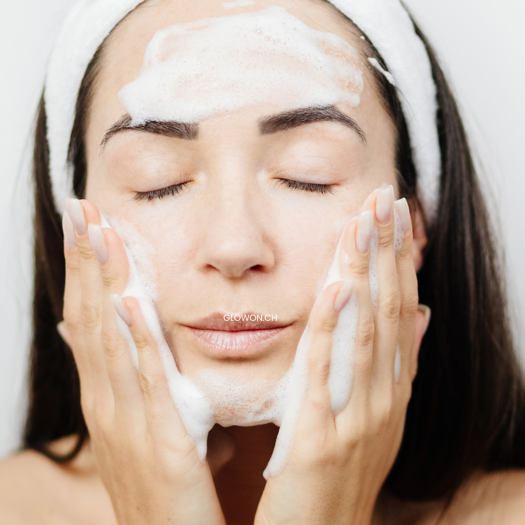 Foaming facial cleanser for oily skin